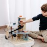 Garage à voitures en bois pour enfant